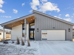 3906 Keagles Xing, Cedar Falls, IA 50613