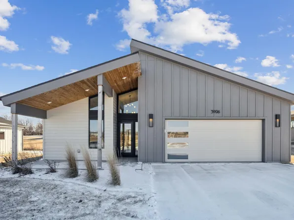 3906 Keagles Xing, Cedar Falls, IA 50613