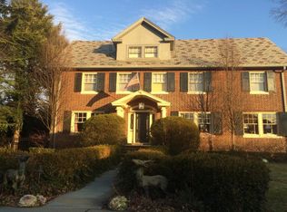 1104 Arcadian Way, Fort Lee, NJ 07024