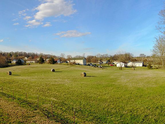 4th image of Treadway Dr