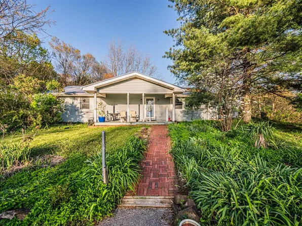 1920 N Toohey Ridge Rd, Cave City, KY 42127