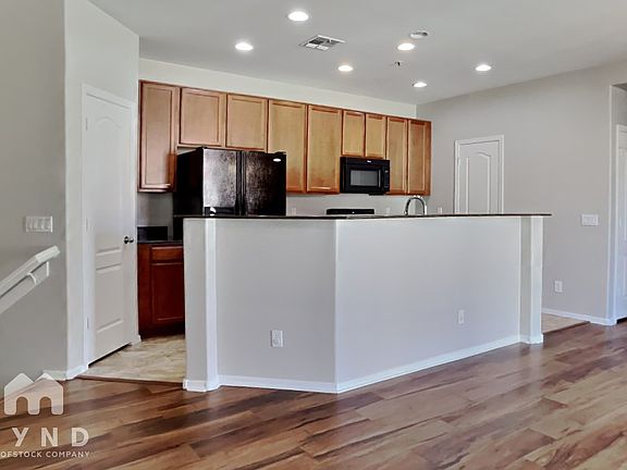 2nd image of 1409 N 81st Dr