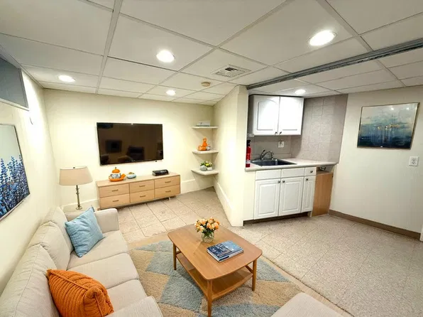 (undisclosed Address), Newtonville, MA 02460