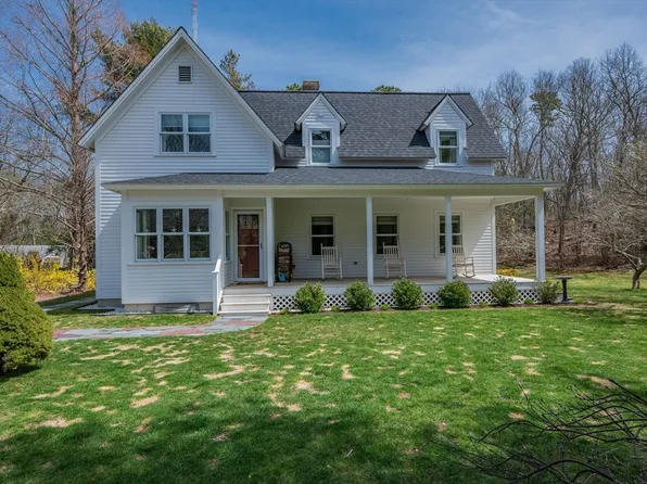 735 Oak St, Barnstable, MA 02630