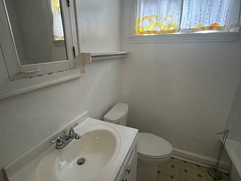 931 N Emerson St #9 — Photo 17