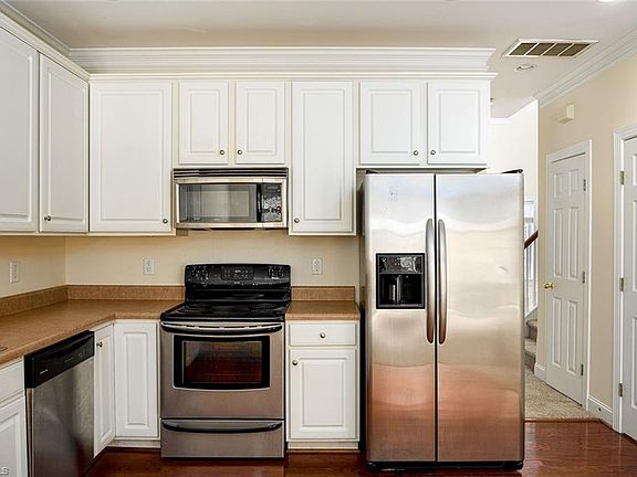 3rd image of 4522 Piedmont Trace Dr