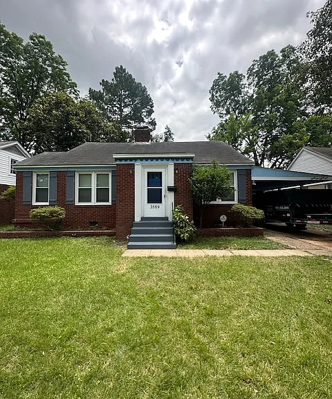 3589 Kenwood Ave — Photo 2