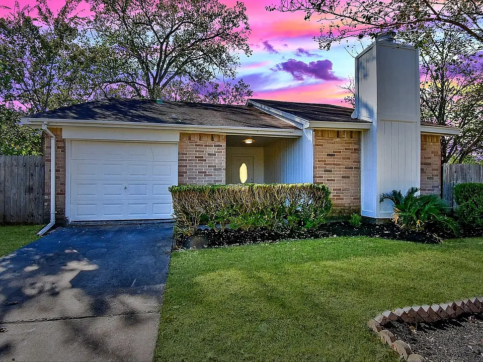 10010 Tahoka Ln