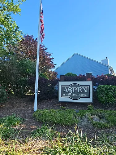 2307 Aspen Dr Photo 1