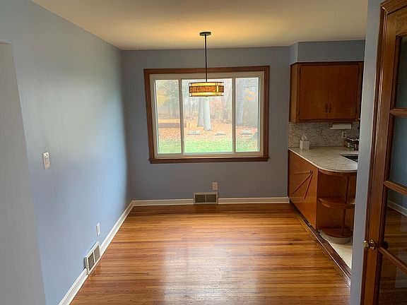 4th image of 870 Afton Ave