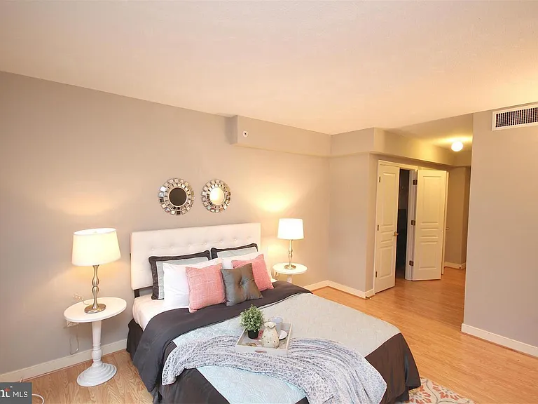 616 E St NW #246 — Photo 14