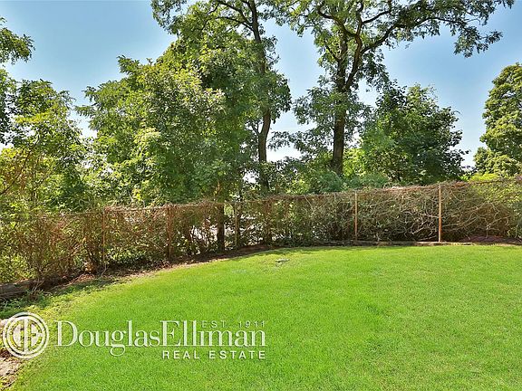 4th image of 10 Custis Ave