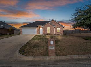 400 Madison Pl, Ponder, TX 76259