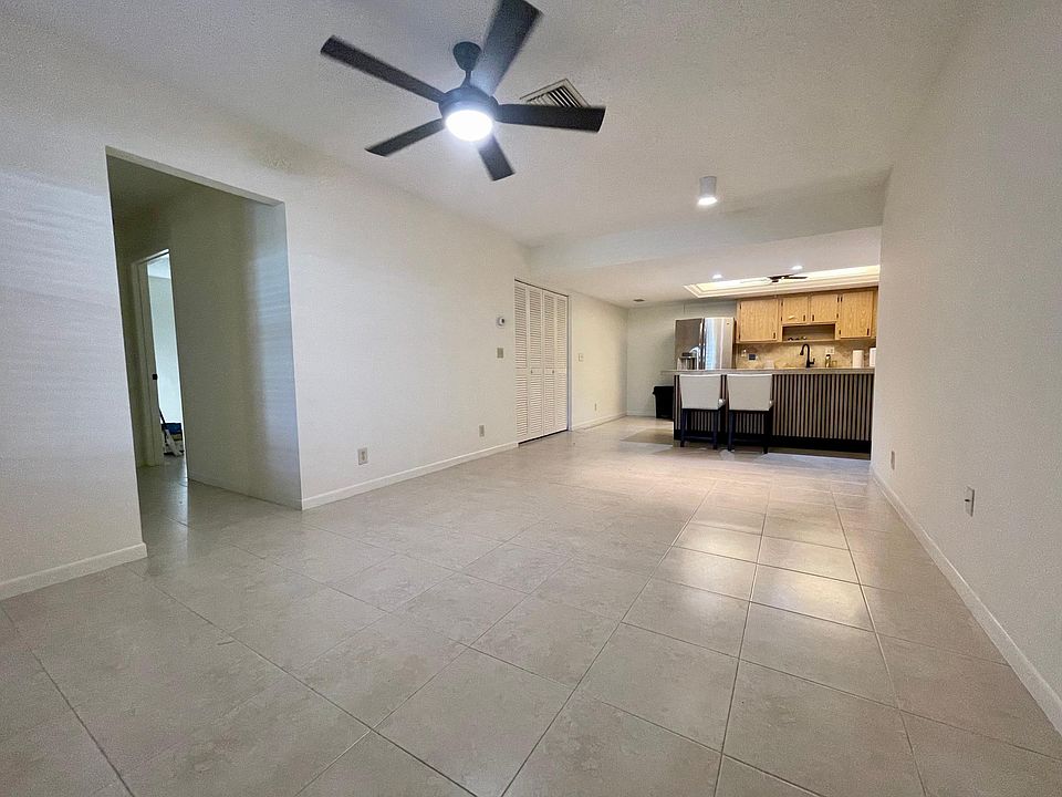 Tiled living/Dining open plan kitchen