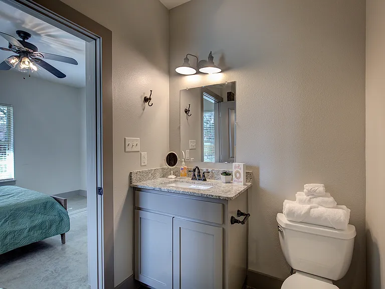 604 Maple St #2 — Photo 15