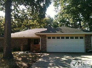 2401 York Minster Ct, Arlington, TX 76006