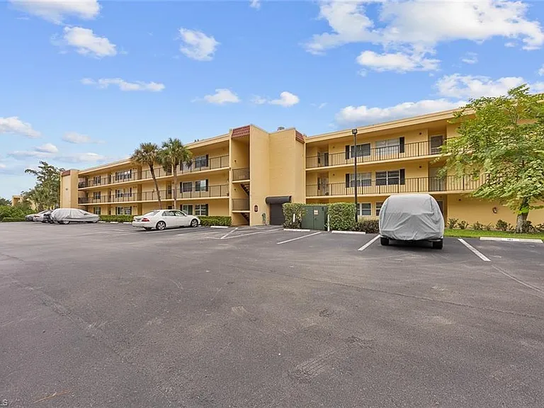 1083 Forest Lakes Dr #207 — Photo 3