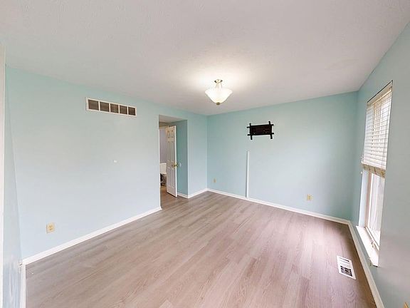 3rd image of 1748 Riverwood Trl