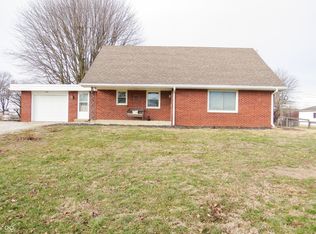 8152 E Crescent Dr, Seymour, IN 47274