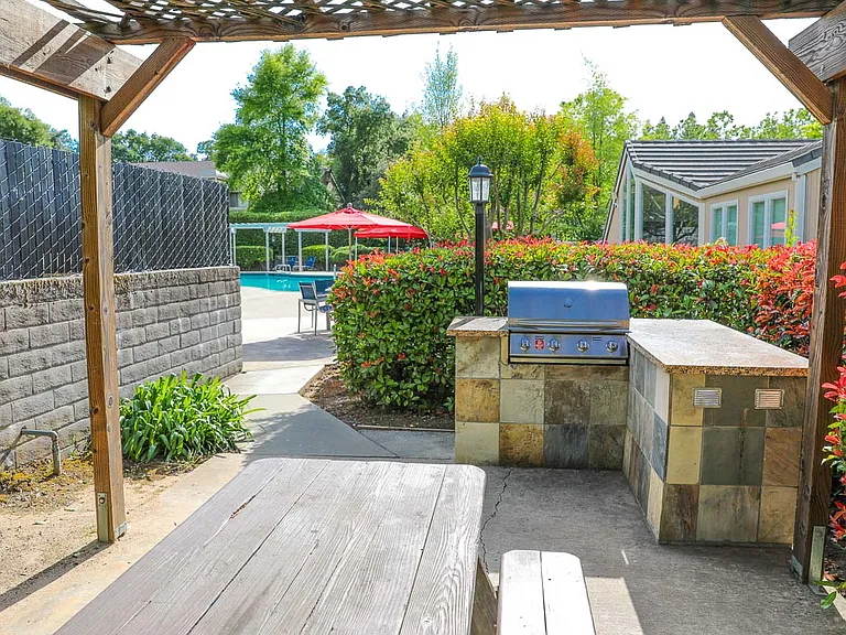 Lake Pointe Poolside BBQ
