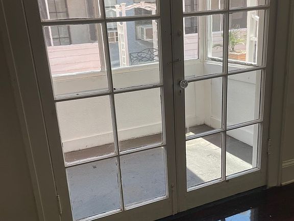 2nd image of 436 E Park Ave APT 4