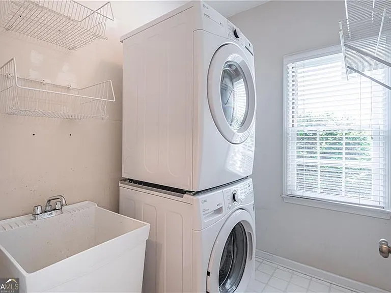 5491 Oxford Chase Way — Photo 43