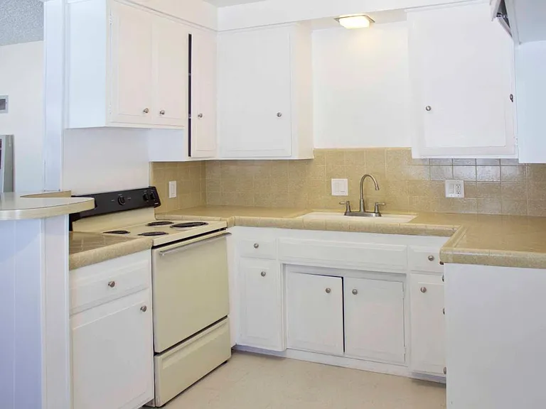 18 N 4th St #6 — Photo 14