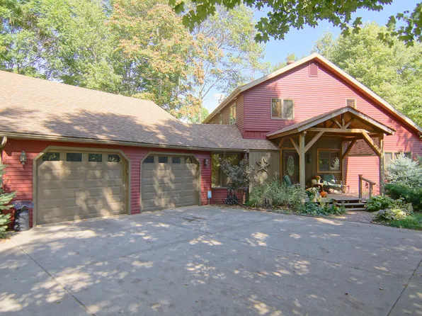 5835 Windy Acres Ln, Berrien Springs, MI 49103