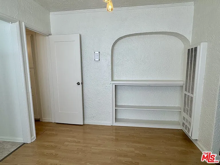 942 Havenhurst Dr — Photo 7