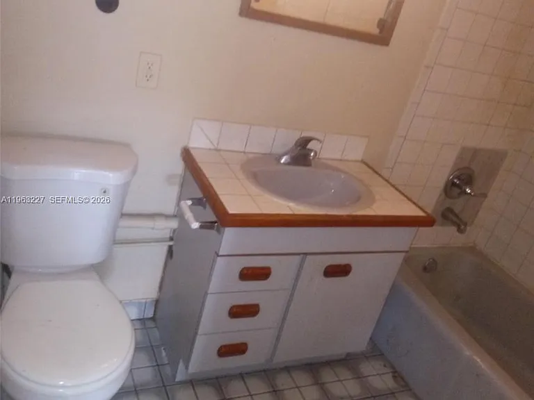 1925 Harding St #A-D — Photo 3
