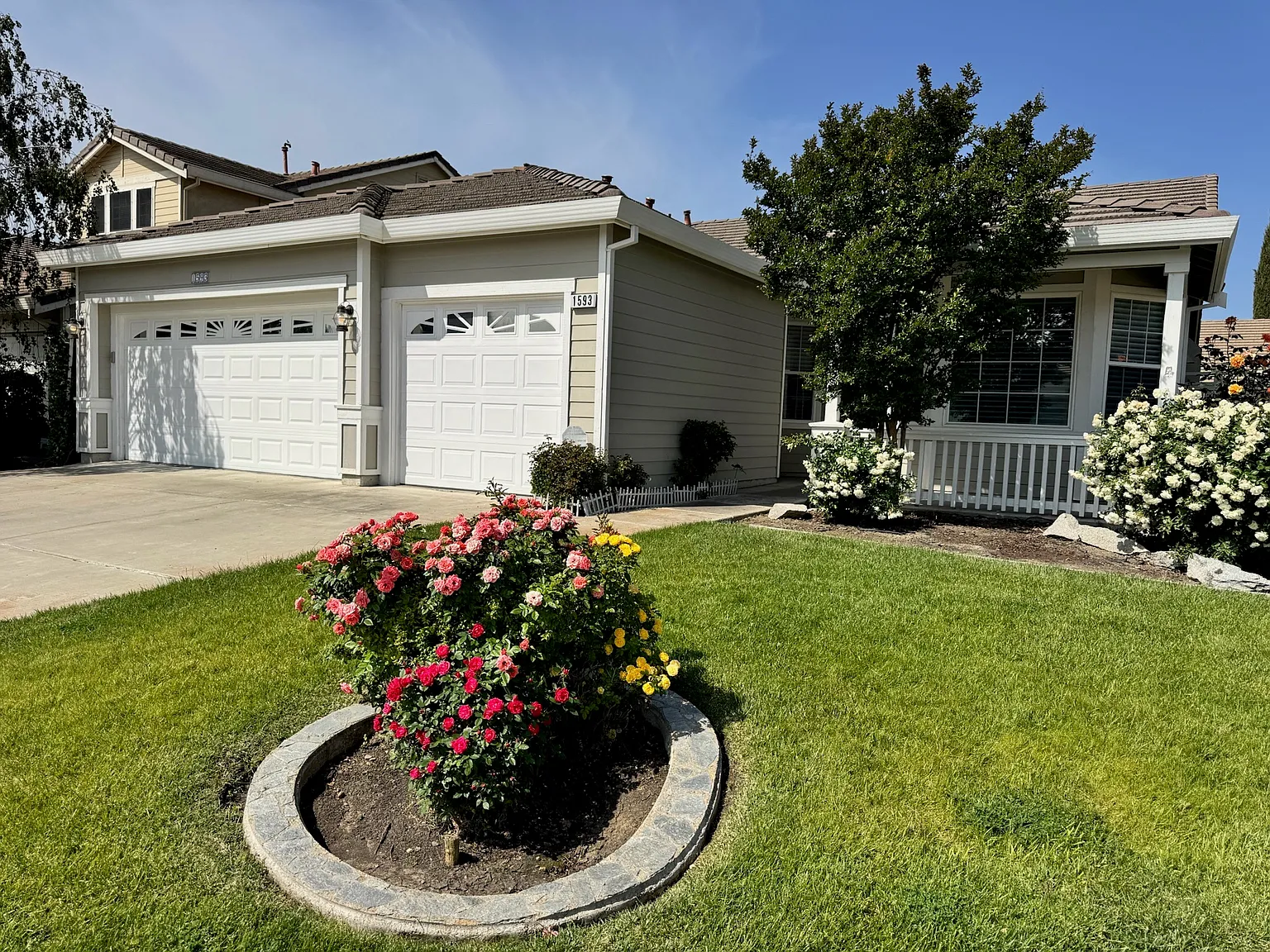 4 bed, 1850 sqft, $3,195 — Photo 2
