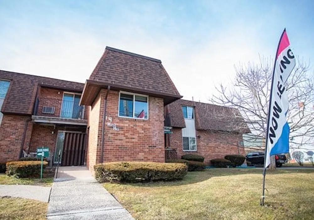 Maple Hill — Photo 1