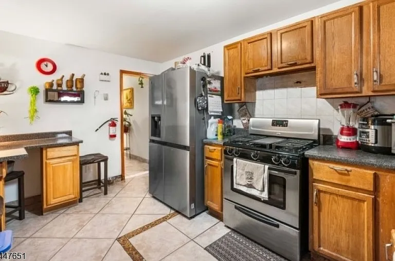526 Jackson Ave #1 — Photo 5