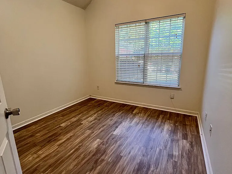 715 Sark Dr — Photo 20