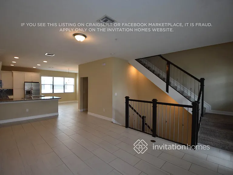 11671 SW 13th Ct — Photo 5