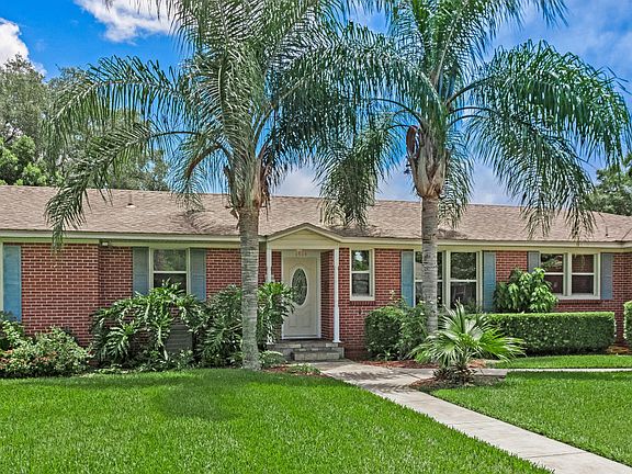 2nd image of 1513 River Hills Cir E