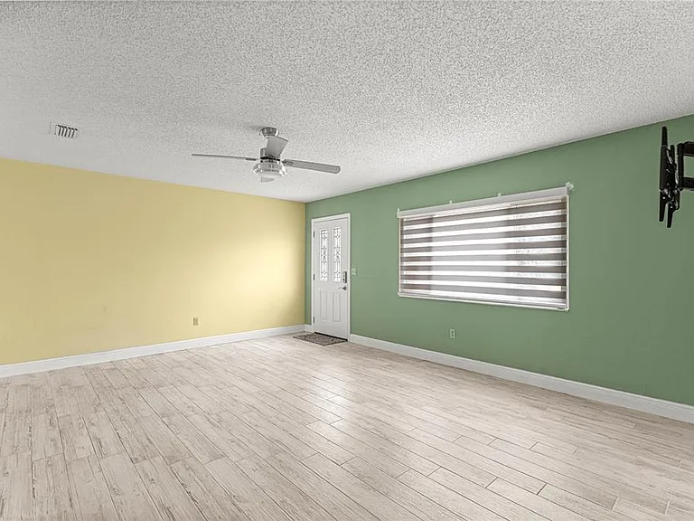8470 SW 107th Pl — Photo 6