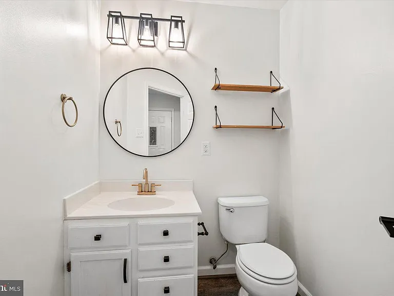 5227 Regal Ct — Photo 7