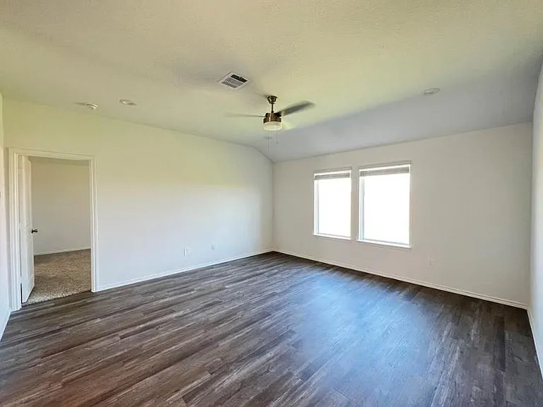 5037 Almond Terrace Dr — Photo 3