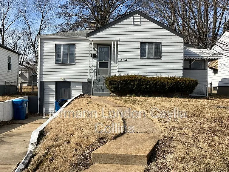 5657 Sunbury Ave — Photo 2