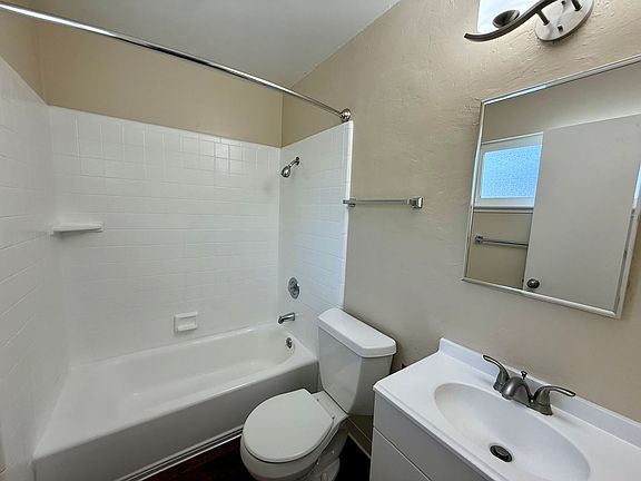 3rd image of 19 Merrydale Rd #16