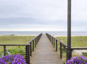 585 Dune Rd