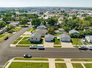 422.5 N 24th St, Bismarck, ND 58501