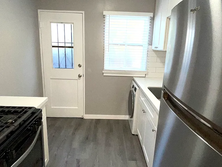828 Linden Ave #3 — Photo 9