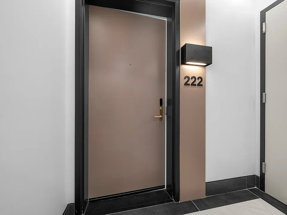 77-63 Vleigh Pl #222