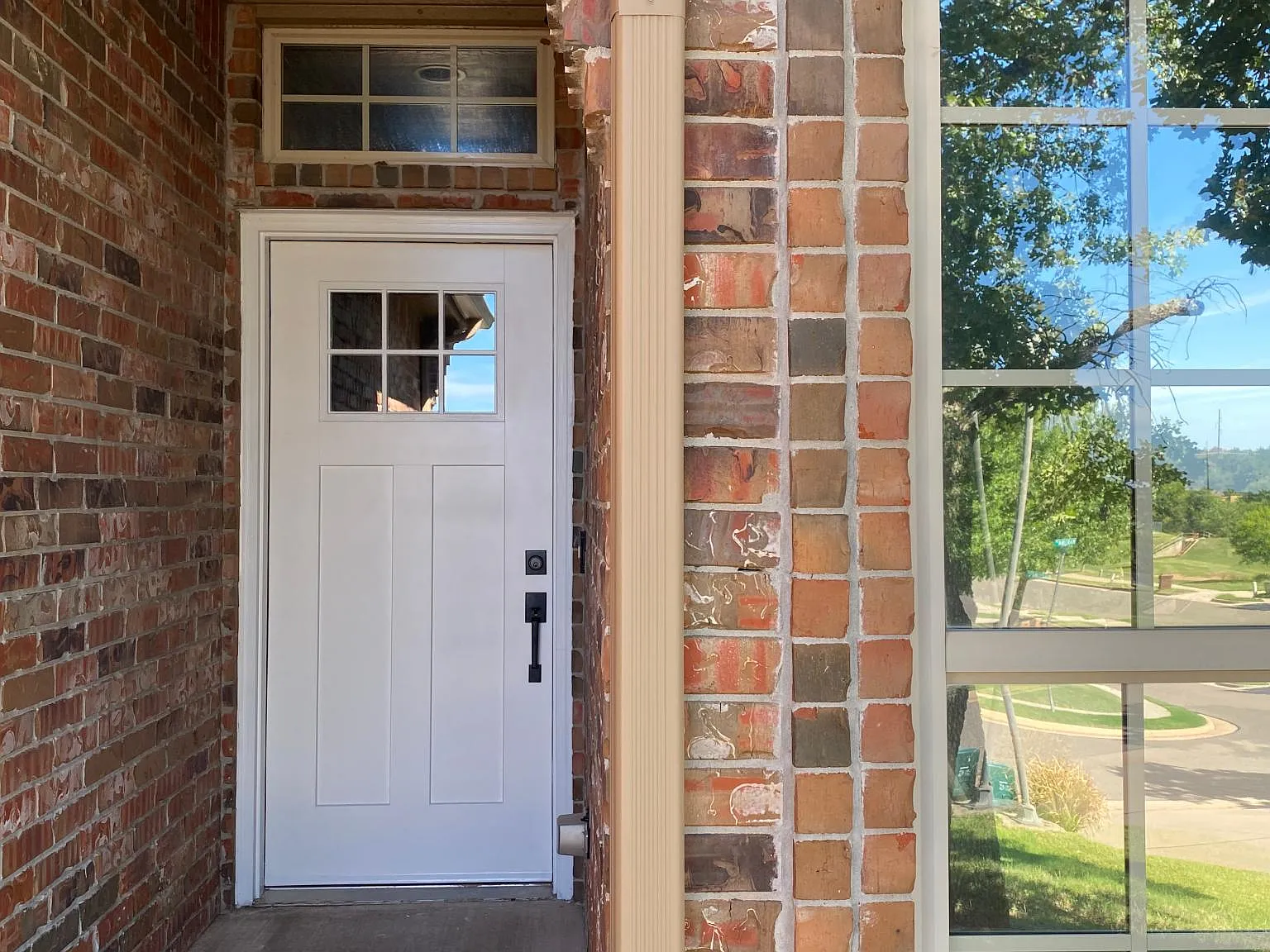 752 Martina Ln — Photo 2