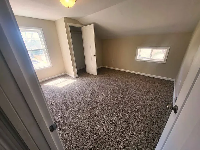 544 N Chatham St — Photo 17