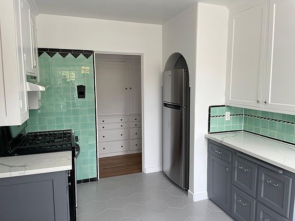 5th image of 318 Park Ave #318
