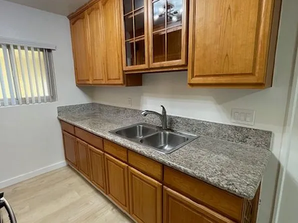 Country Club Terrace, 4119 Levelside Ave #6a04cdf9f, Lakewood, CA 90712