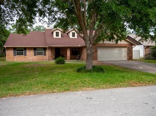 18 Bass Lake Dr, Debary, FL 32713